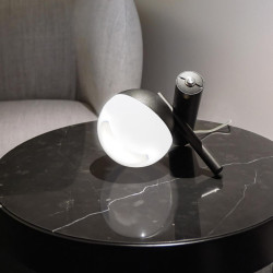 LED stolní lampa Sinfonia, matná černá