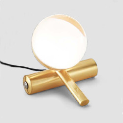 LED stolní lampa Sinfonia, kartáčovaná zlatá